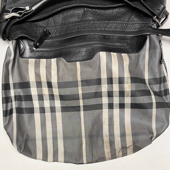 Burberry Black Pebbled Leather Hobo Shoulder Bag Zip Top Italy ITPELFAB12SCA - Picture 15 of 16